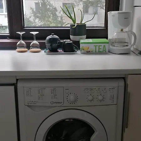 Cozy Grant בוקרשט